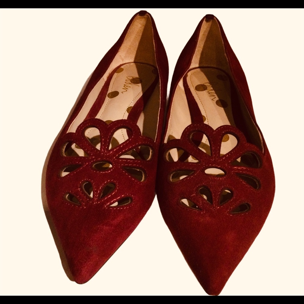 Boden Eloise flat slip on shoes burgundy suede pointed toe laser cut det…